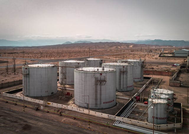 Upstream, Midstream, Downstream: How To Choose The Right Oil Stocks