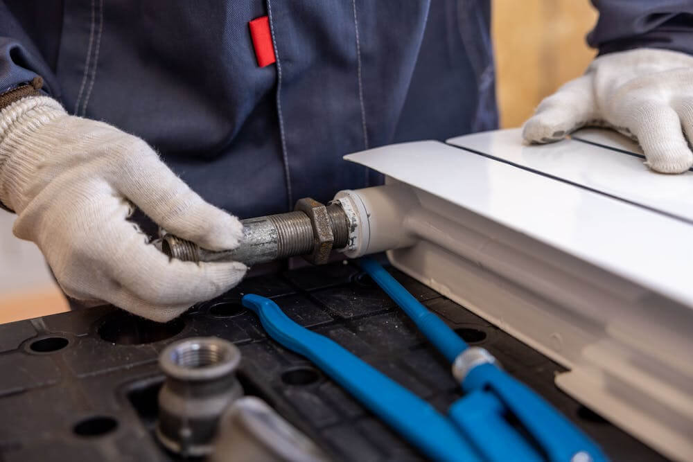 Emergency Plumber vs Regular Plumber: Which One Should You Call First?